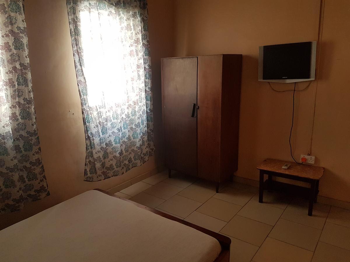 Amenla Hotel Sekondi-Takoradi Buitenkant foto